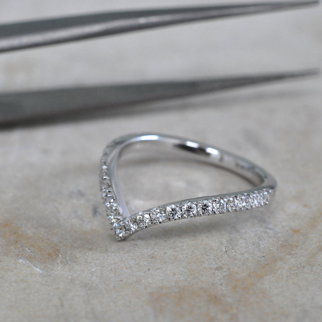 whte gold V shape Diamond Ring