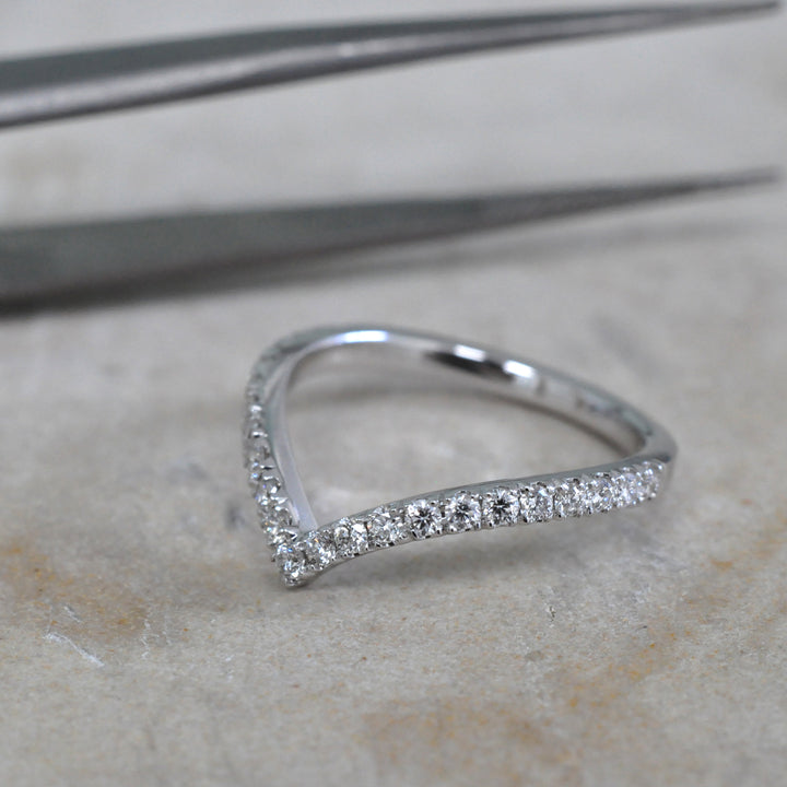 whte gold V shape Diamond Ring
