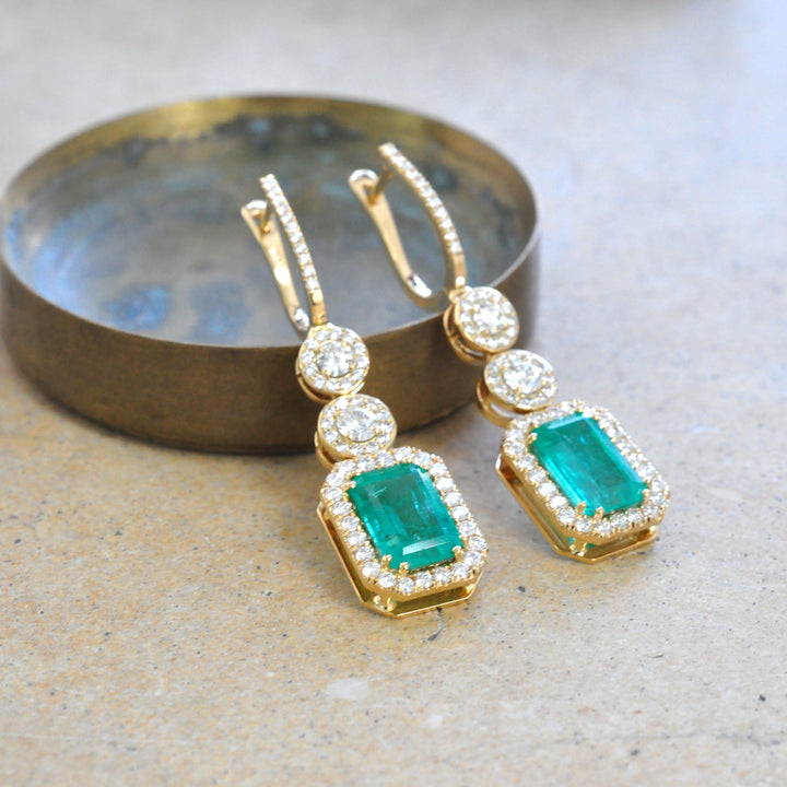 yellow gold green emeralds and Diamonds halo Earrings