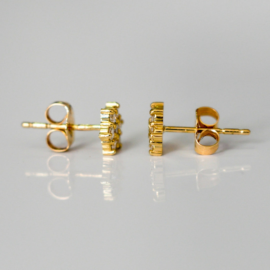 YELLOW GOLD flower shape diamonds earrings
