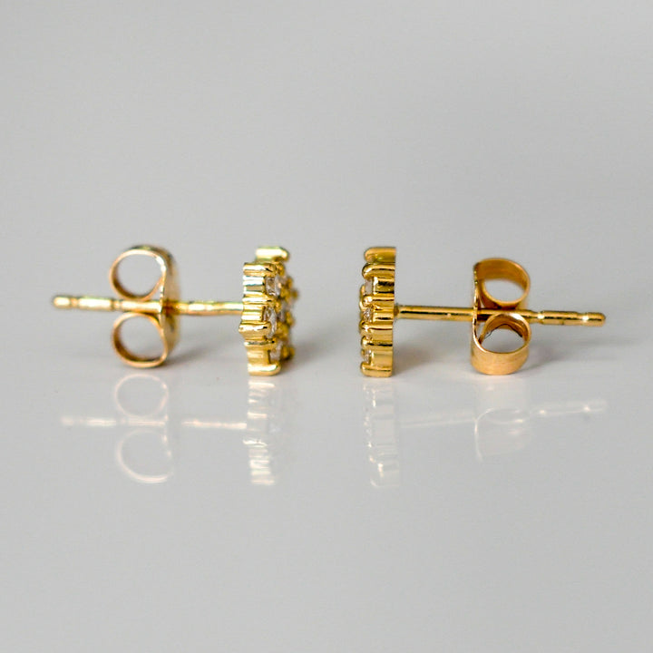 YELLOW GOLD flower shape diamonds earrings