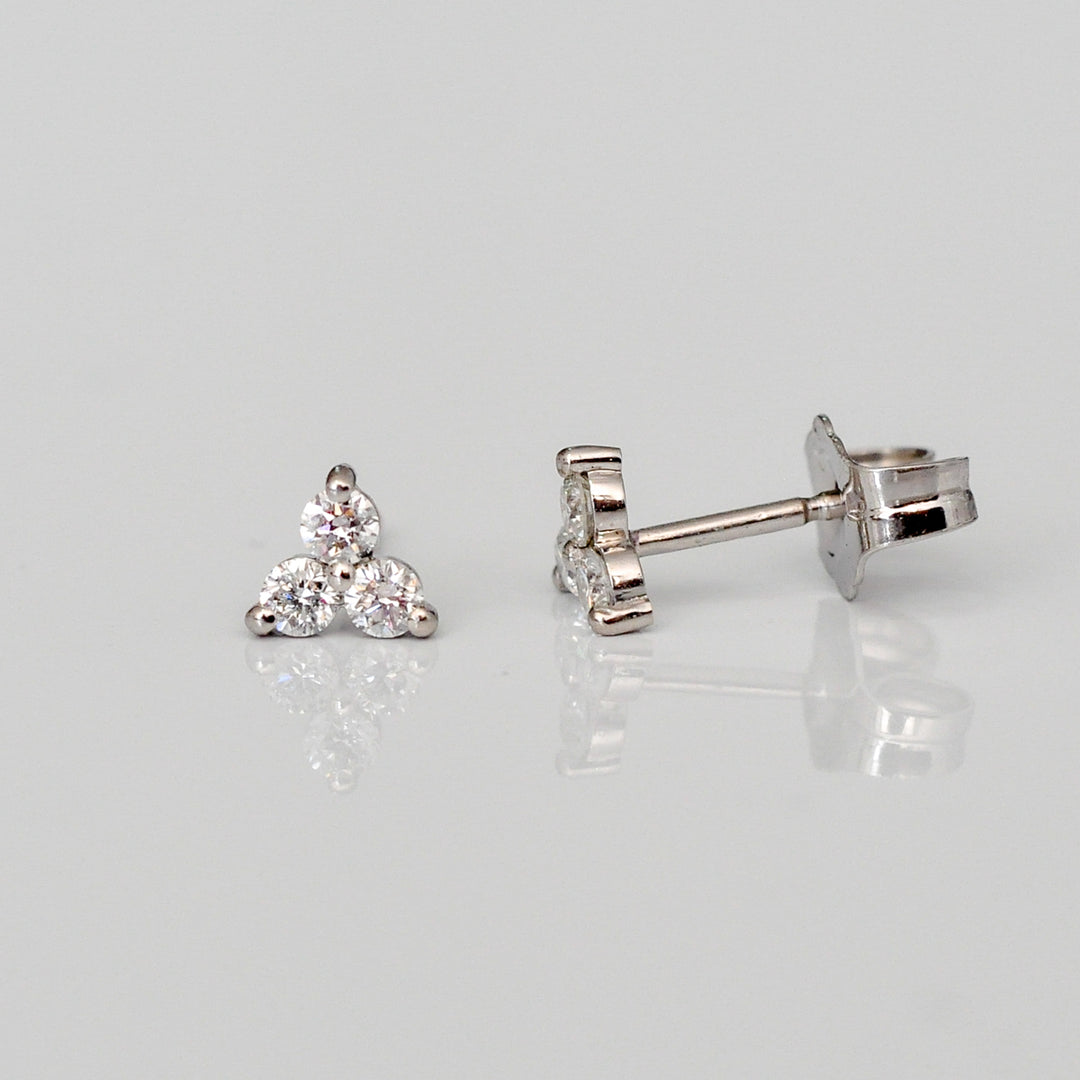 three diamonds White gold stud earrings