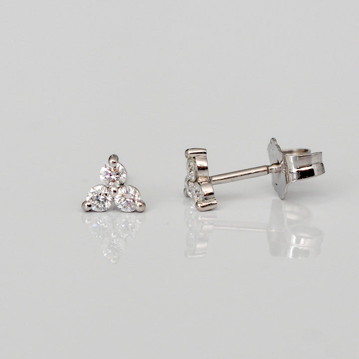 three diamonds White gold stud earrings