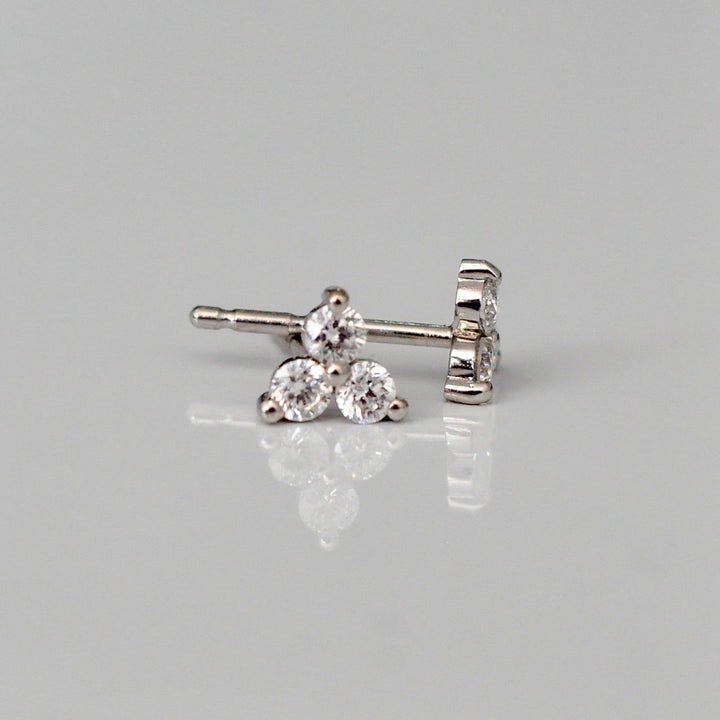 three diamonds White gold stud earrings