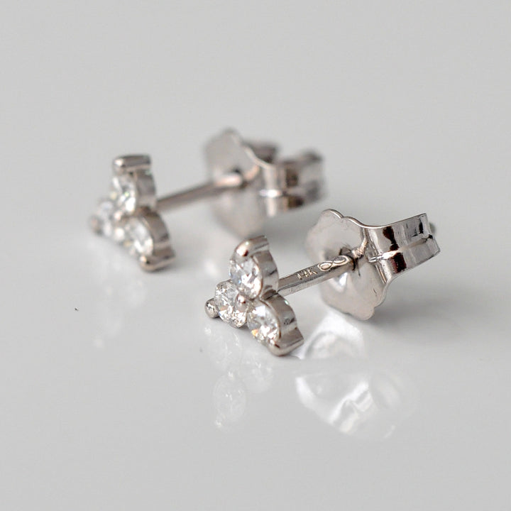 three diamonds White gold stud earrings