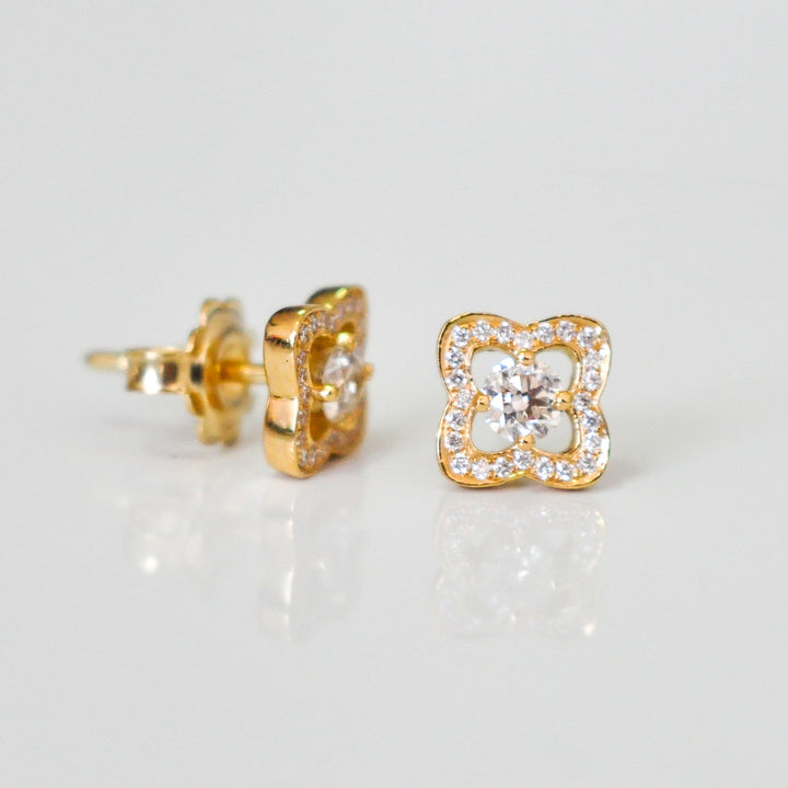 yellow gold with white Diamonds Earrings