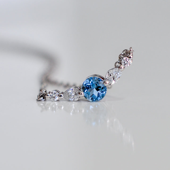 Aquamarine and diamonds necklace