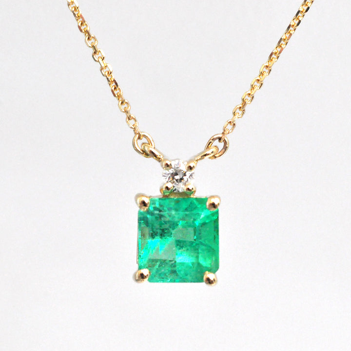 Colombian Emerald &amp; little round Diamond Pendant