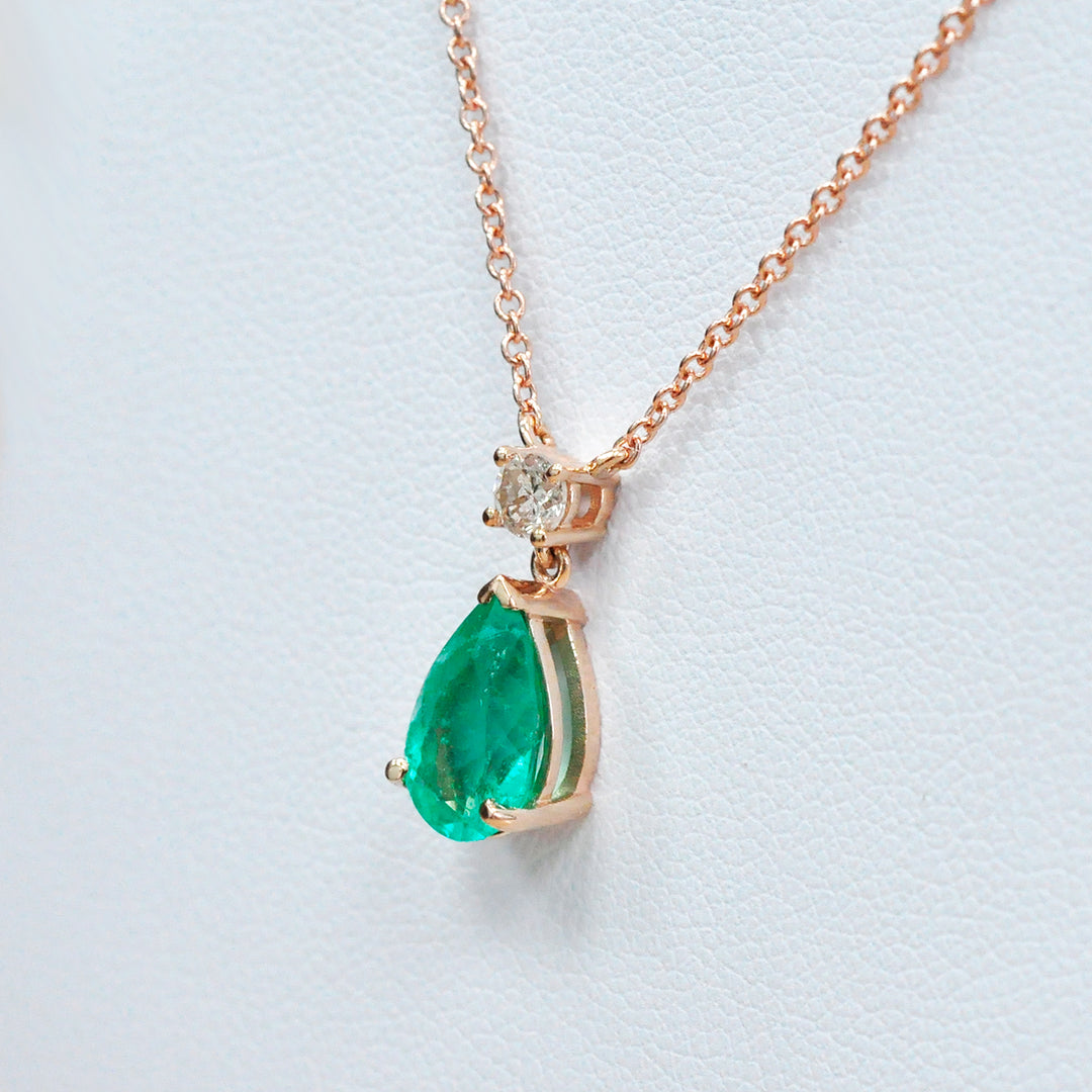 Pear Shape Emerald &amp; round Diamond pendant