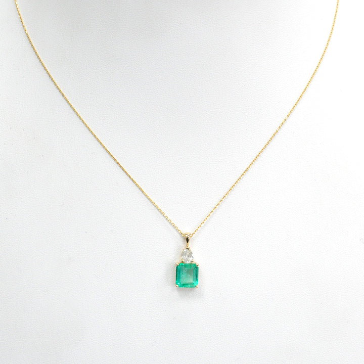 Colombian Emerald &amp; pear shape Diamond pendant