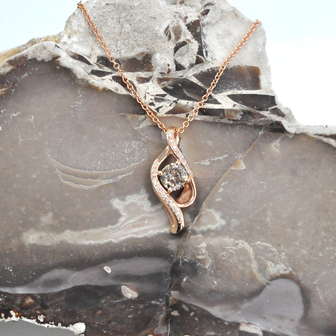 Rose gold brown diamonds pendant