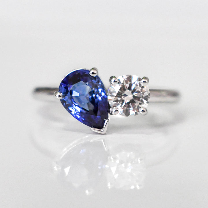 Pear shape BLUE SAPPHIRE &amp; round diamond duet ring