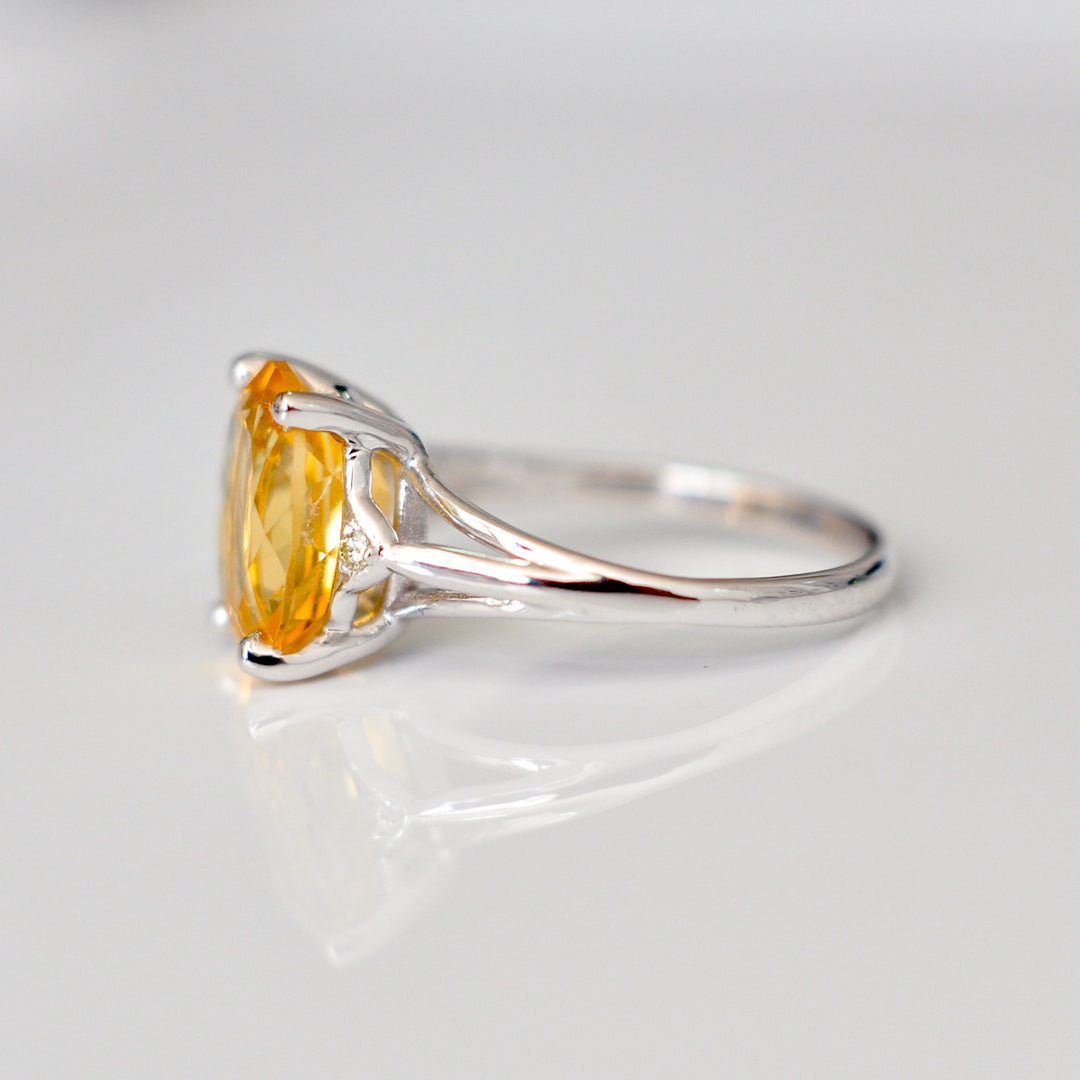 Delicate three stones citrine &amp; Diamonds ring