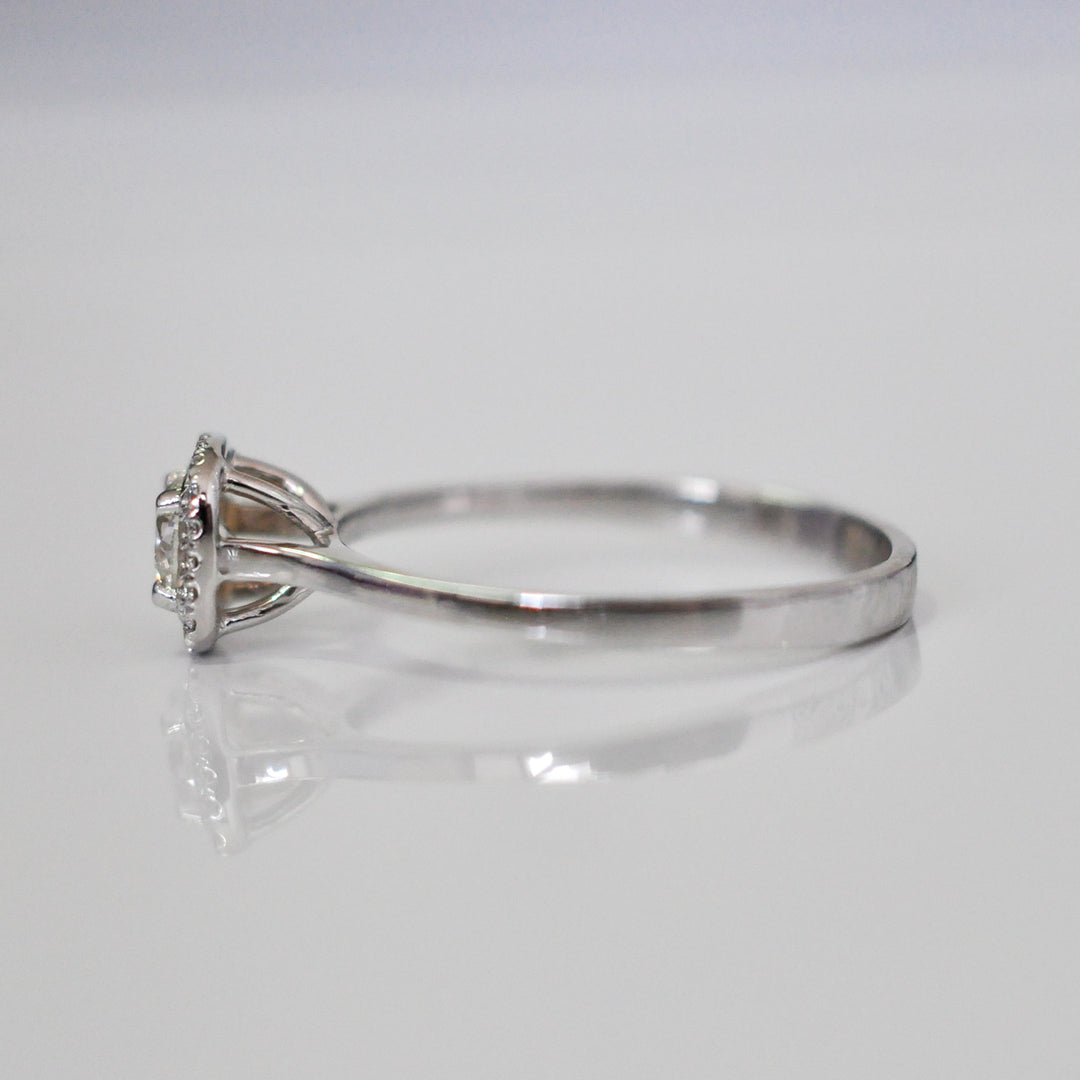 WHITE GOLD AND WHITE DIAMONDS HALO RING