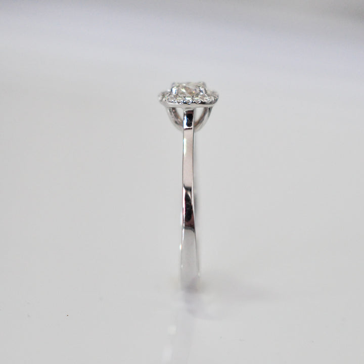 WHITE GOLD AND WHITE DIAMONDS HALO RING
