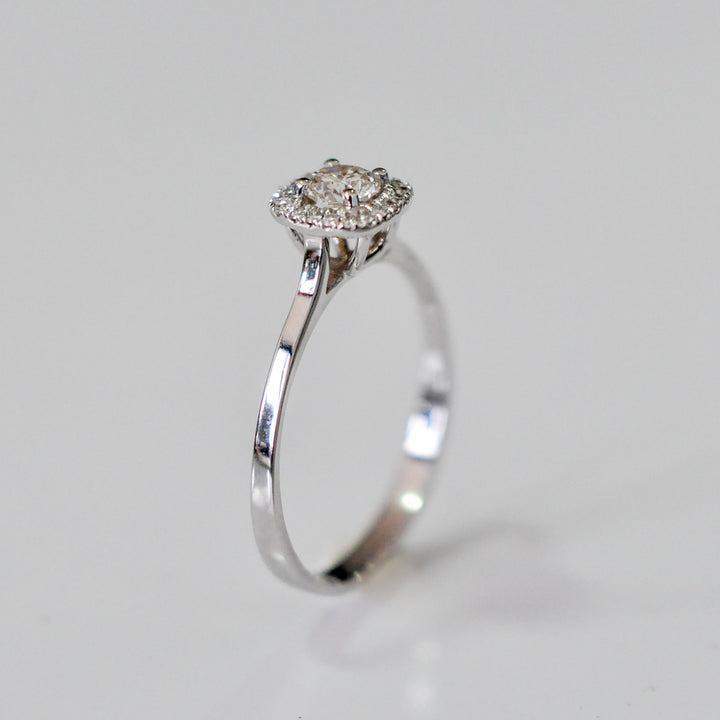 WHITE GOLD AND WHITE DIAMONDS HALO RING