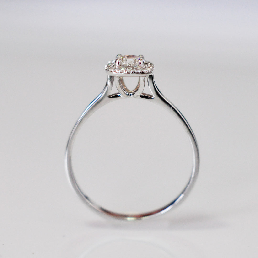 WHITE GOLD AND WHITE DIAMONDS HALO RING