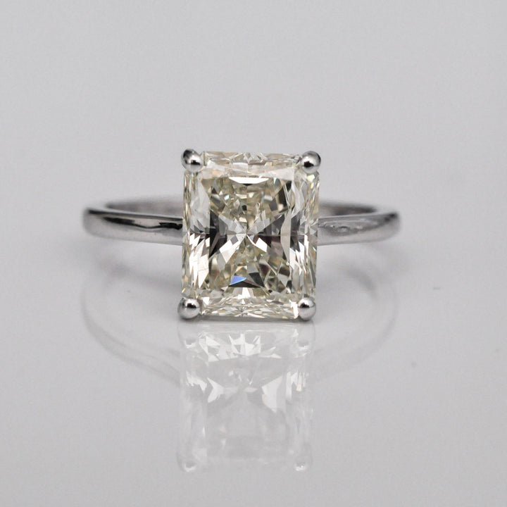 3 carat radiant cut diamond Solitaire