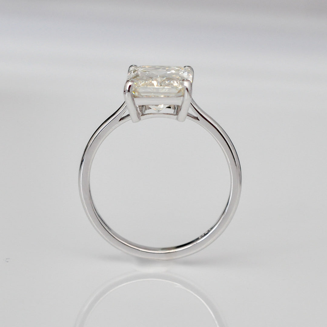 3 carat radiant cut diamond Solitaire