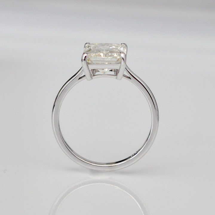3 carat radiant cut diamond Solitaire