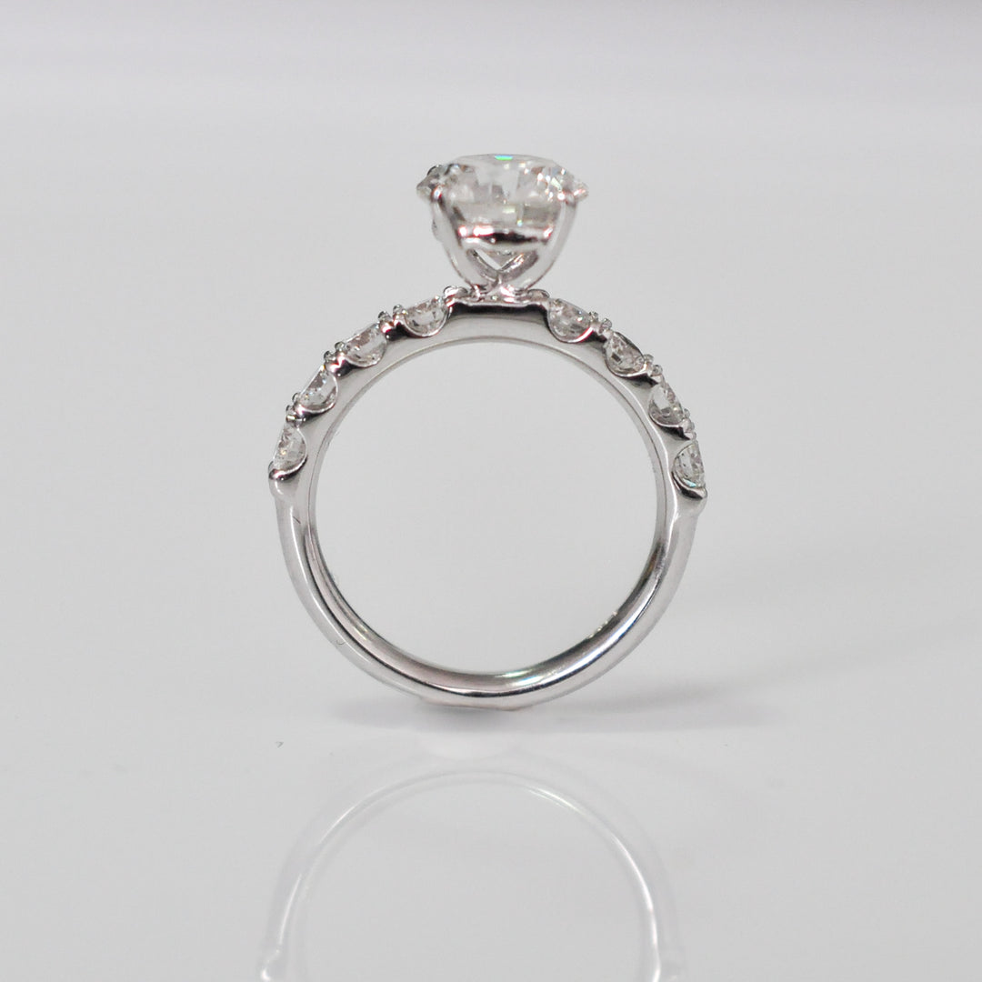 2 carat center diamond &amp; Side stones engagement ring
