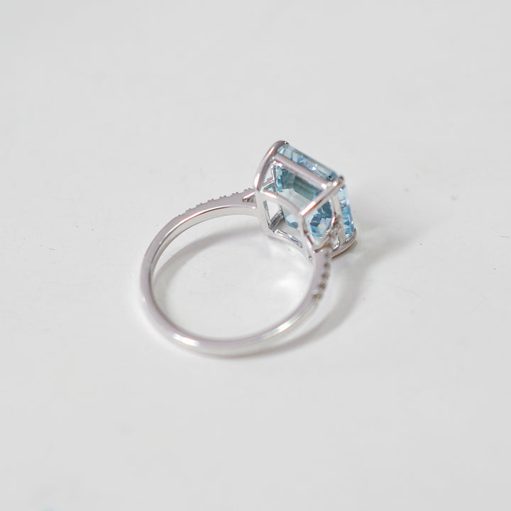 Emerald Cut Aquamarine (4 carat) &amp; Diamonds Ring