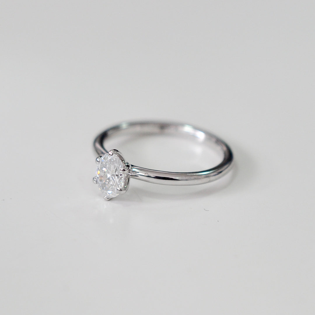 delicate 0.5 ct Oval cut Diamond solitaire Ring