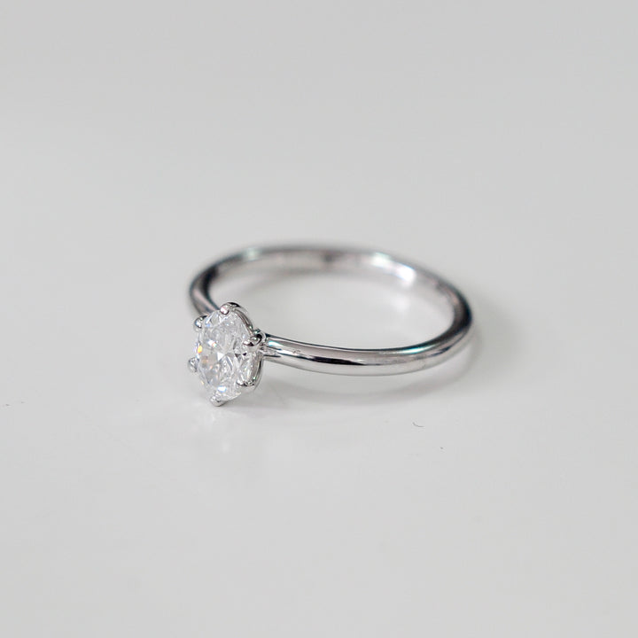 delicate 0.5 ct Oval cut Diamond solitaire Ring