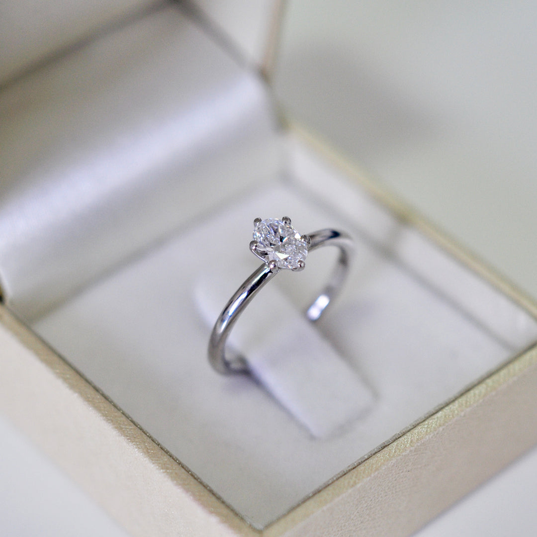 delicate 0.5 ct Oval cut Diamond solitaire Ring