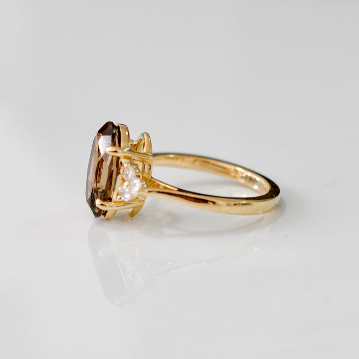 Oval Smoky topaz &amp; 6 diamonds ring