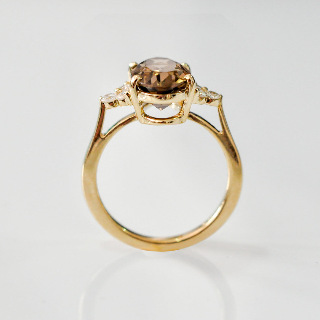 Oval Smoky topaz &amp; 6 diamonds ring
