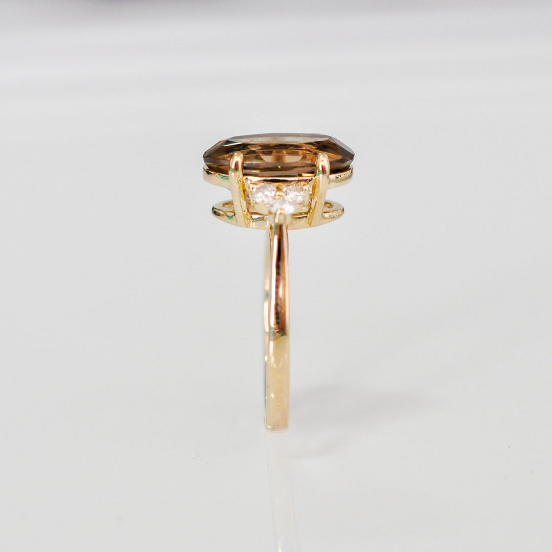 Oval Smoky topaz &amp; 6 diamonds ring