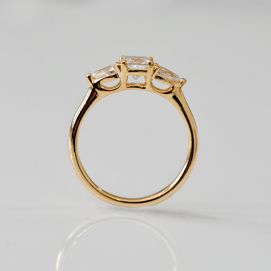 PRINCESS &amp; TWO PEAR SHAPE white diamonds threestones RING