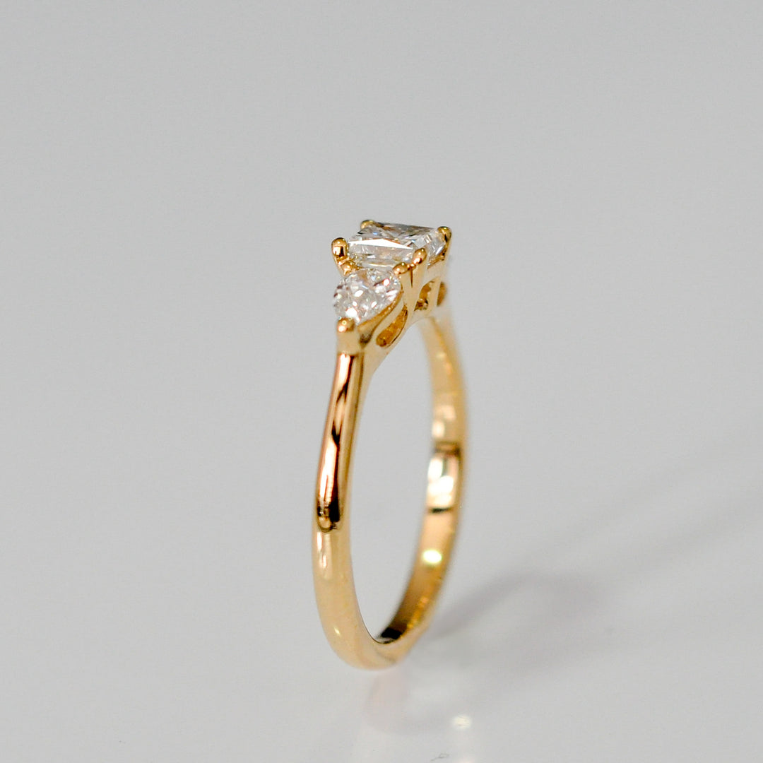 PRINCESS &amp; TWO PEAR SHAPE white diamonds threestones RING