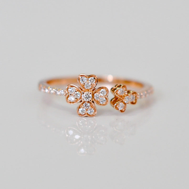 Four leaf clover white diamonds rose gold ring