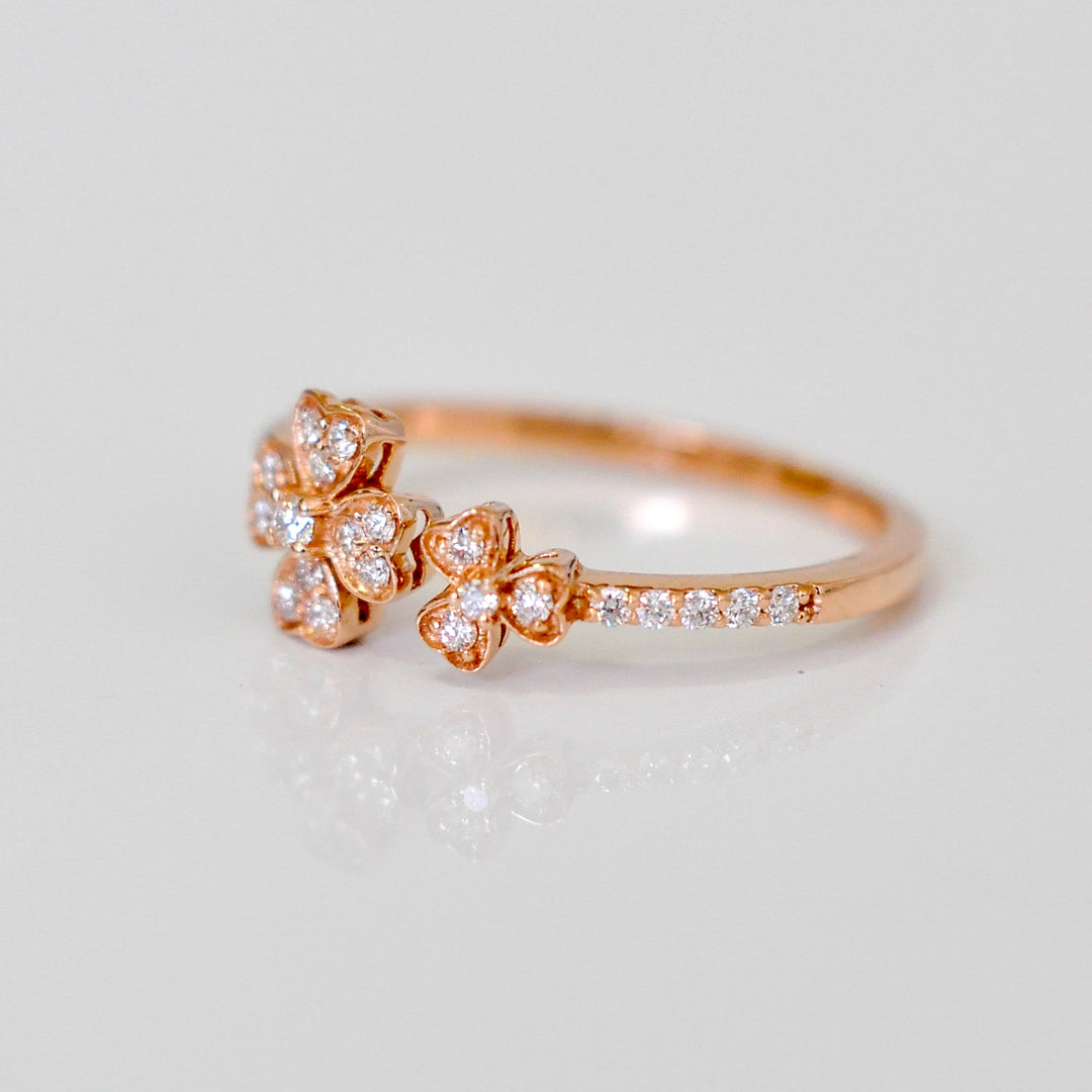 Four leaf clover white diamonds rose gold ring