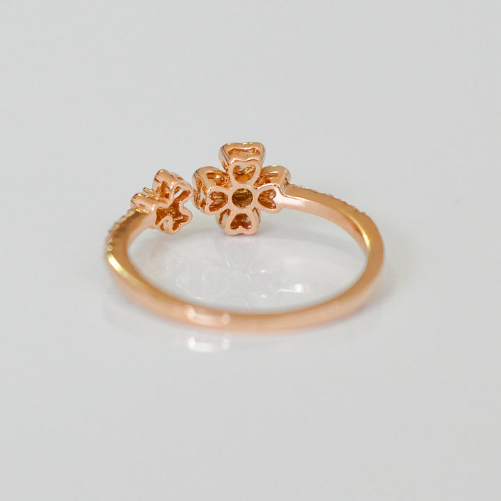 Four leaf clover white diamonds rose gold ring