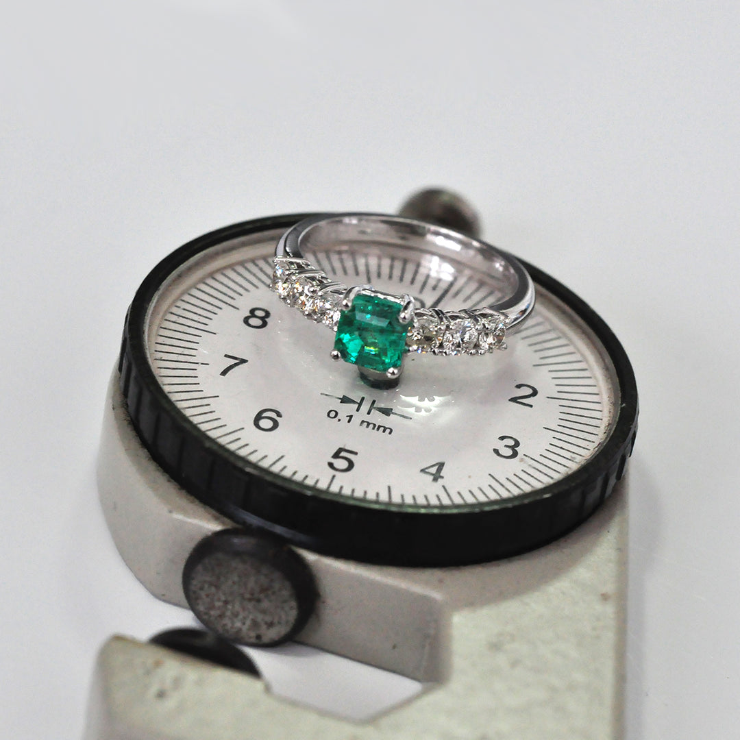 White Gold Emerald &amp; Side Diamonds ring