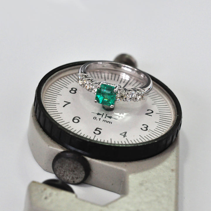 White Gold Emerald &amp; Side Diamonds ring