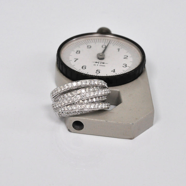 White gold diamonds ring