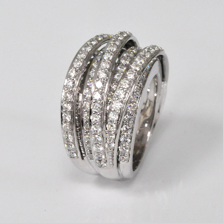 White gold diamonds ring