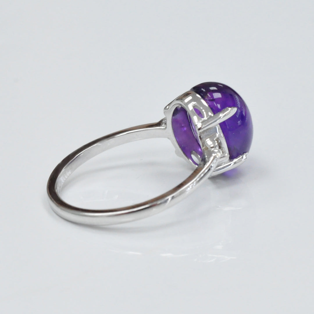 white gold cabochon AMETHIYST &amp; diamonds ring
