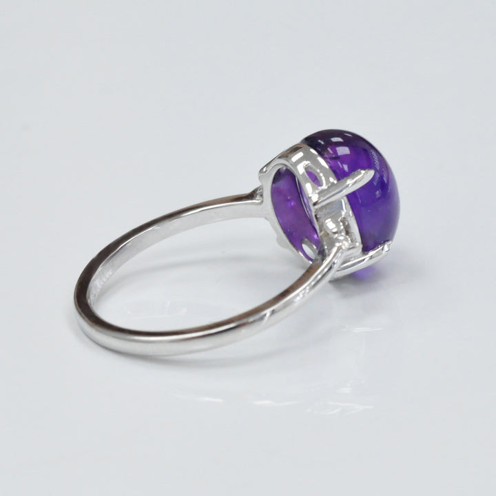 white gold cabochon AMETHIYST &amp; diamonds ring