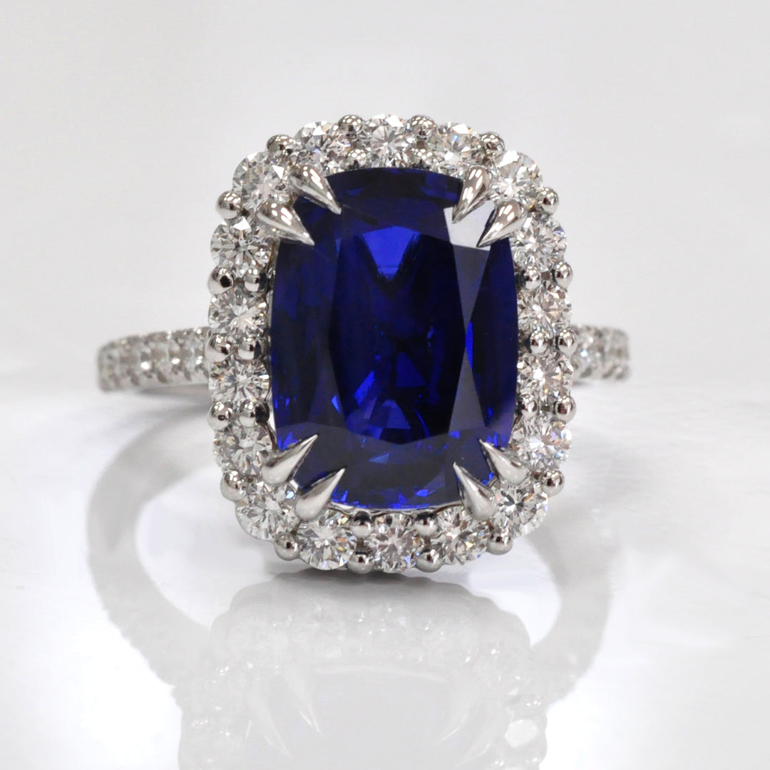 18k white gold 5 carat Royal blue sapphire &amp; Diamonds Ring