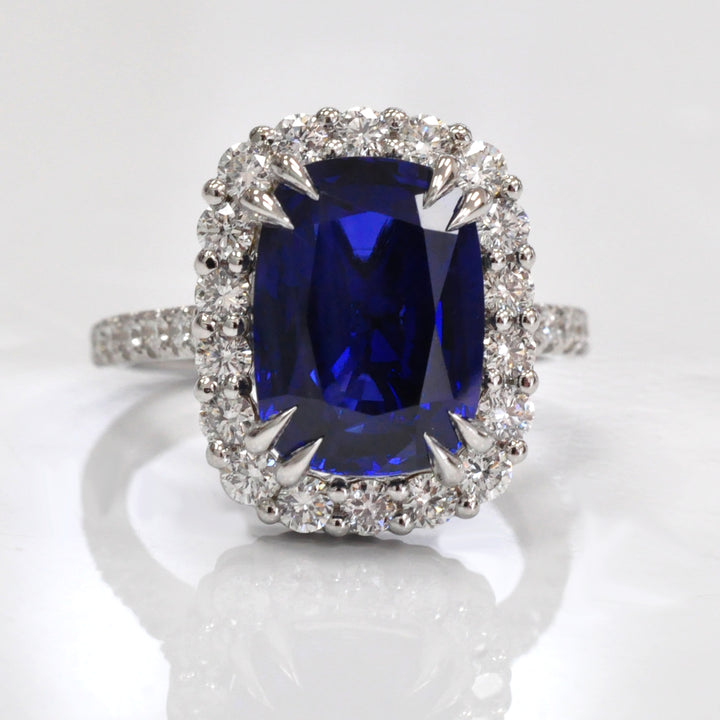 18k white gold 5 carat Royal blue sapphire &amp; Diamonds Ring