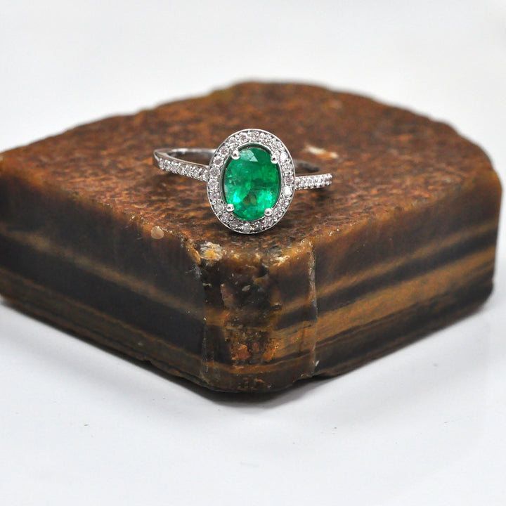 Oval Green Emerald &amp; diamonds halo ring