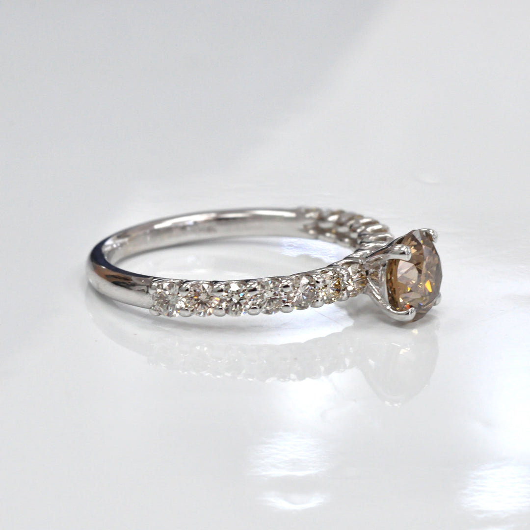 Fancy brown &amp; light brown diamonds Ring